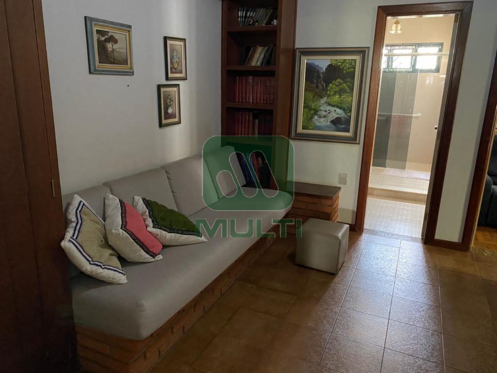 Casa à venda com 4 quartos, 260m² - Foto 11