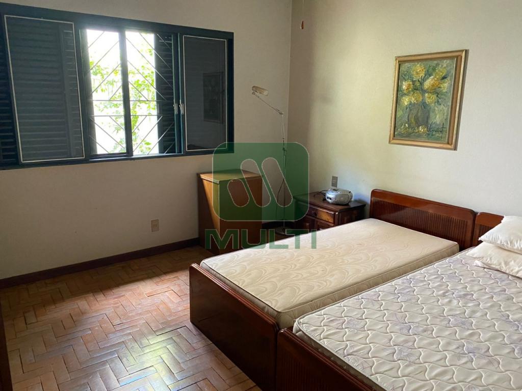 Casa à venda com 4 quartos, 260m² - Foto 13