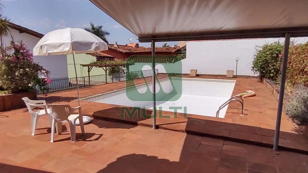 Casa à venda com 4 quartos, 260m² - Foto 18