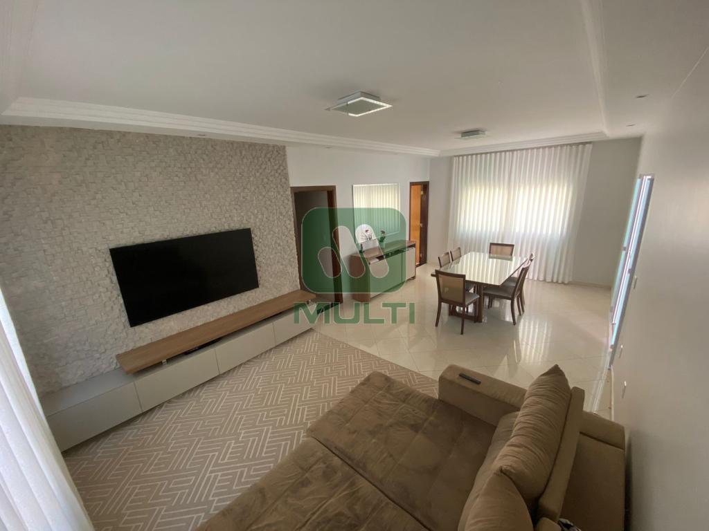 Casa à venda com 4 quartos, 300m² - Foto 9