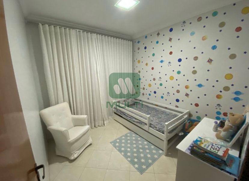 Casa à venda com 4 quartos, 300m² - Foto 15