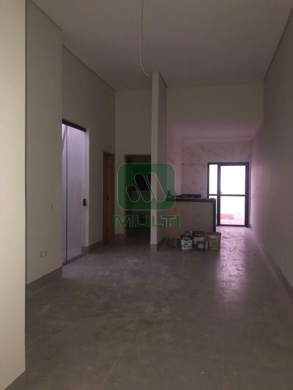 Casa à venda com 3 quartos, 80m² - Foto 4