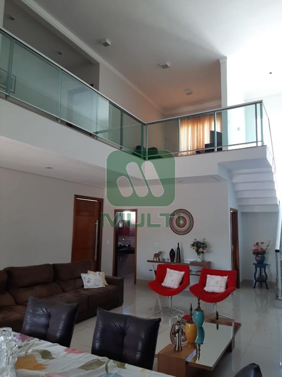 Casa à venda com 3 quartos, 347m² - Foto 11