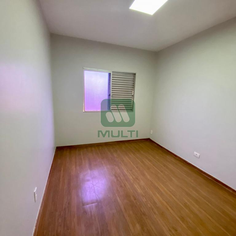 Apartamento à venda com 3 quartos, 116m² - Foto 2