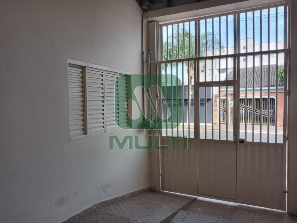 Casa à venda com 3 quartos, 113m² - Foto 2