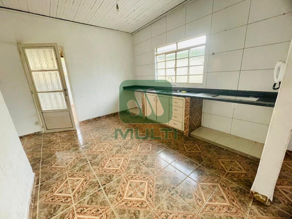 Casa à venda com 2 quartos, 90m² - Foto 12