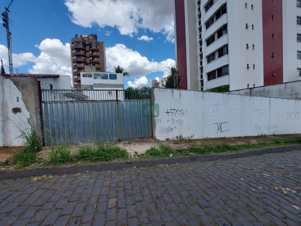 Terreno à venda com 1 quarto, 400m² - Foto 5