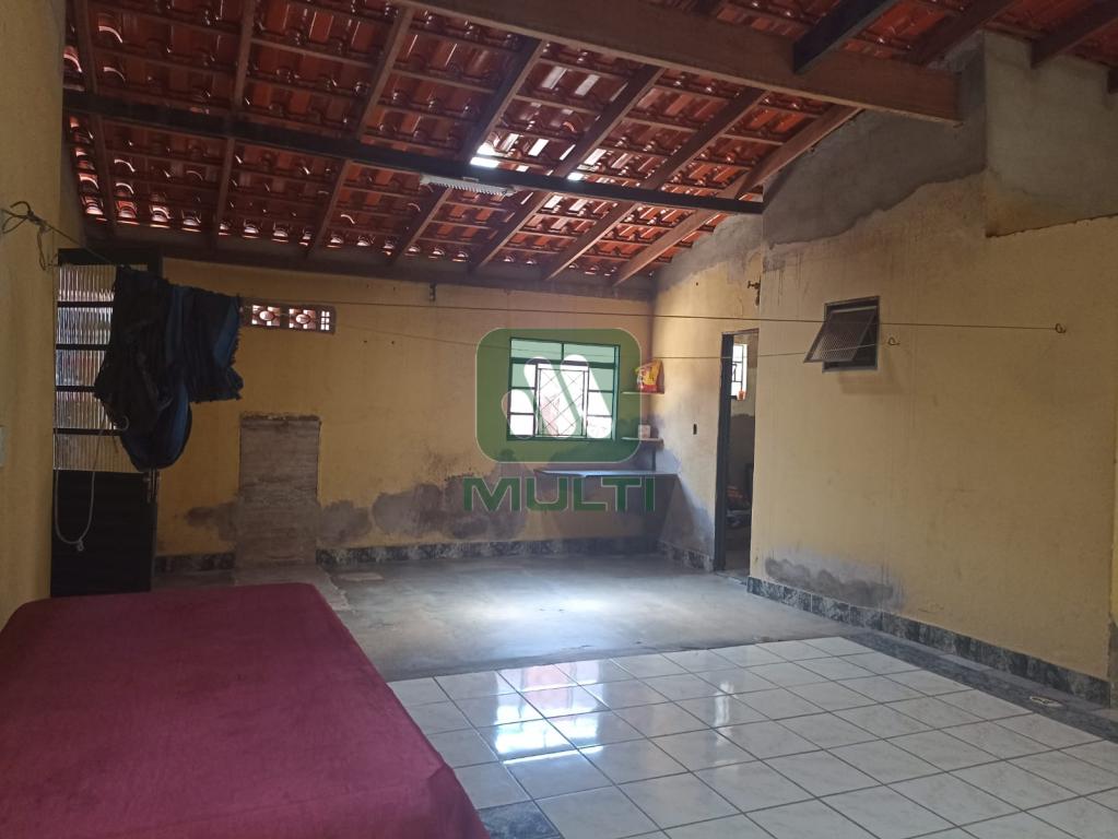 Casa à venda com 3 quartos, 65m² - Foto 4