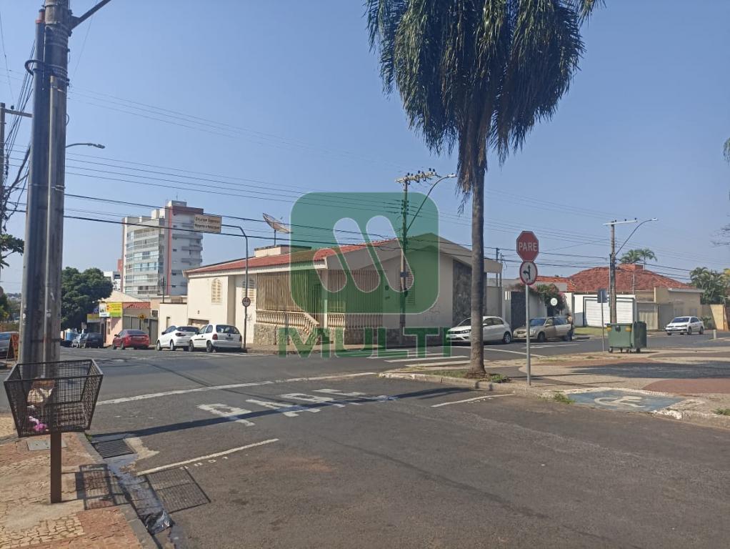 Prédio Inteiro à venda com 4 quartos, 330m² - Foto 1