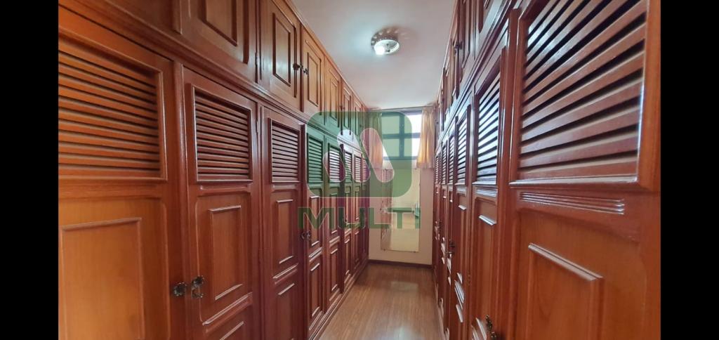 Casa à venda com 3 quartos, 350m² - Foto 11