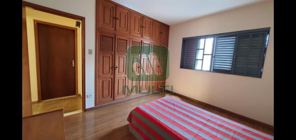 Casa à venda com 3 quartos, 350m² - Foto 15