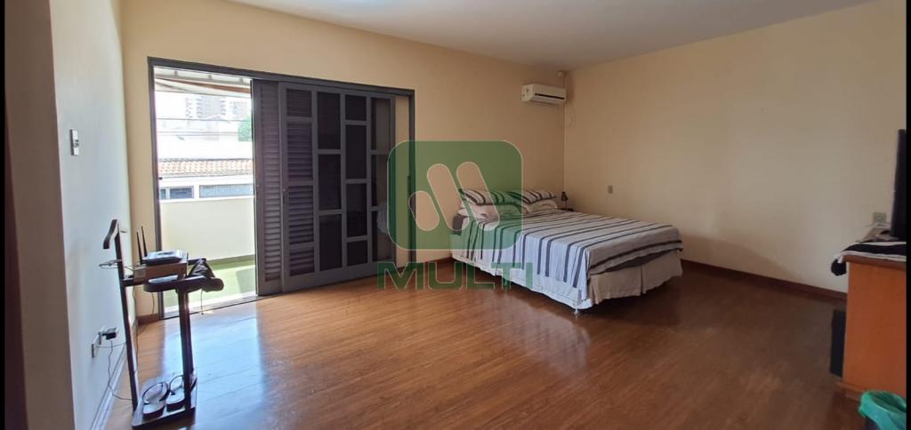 Casa à venda com 3 quartos, 350m² - Foto 17