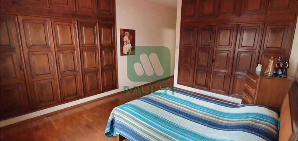 Casa à venda com 3 quartos, 350m² - Foto 30