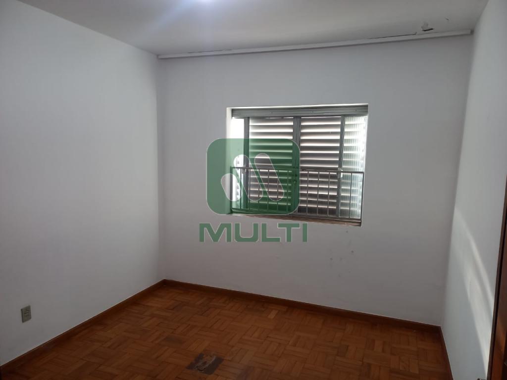 Casa à venda com 3 quartos, 238m² - Foto 14