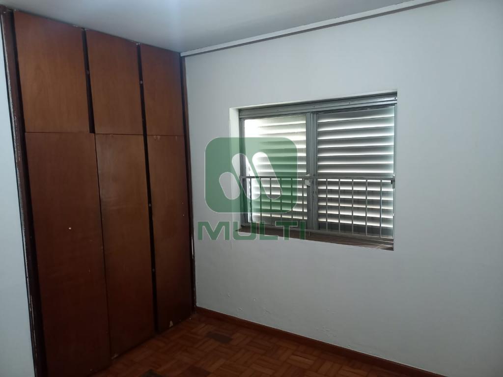 Casa à venda com 3 quartos, 238m² - Foto 17