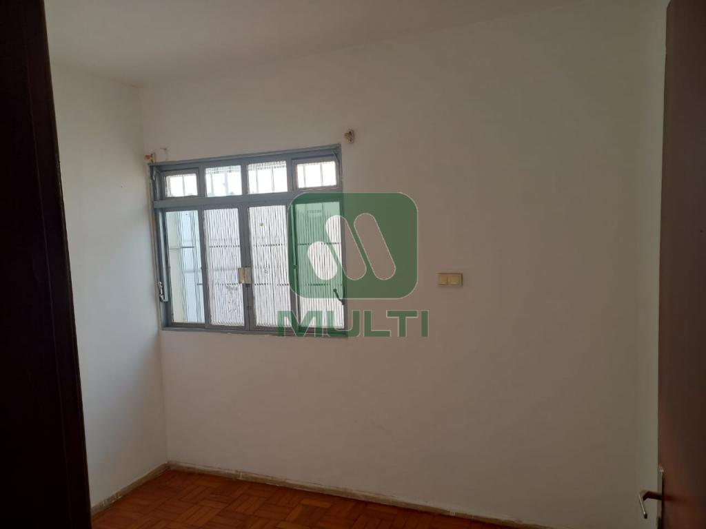 Casa à venda com 3 quartos, 238m² - Foto 24