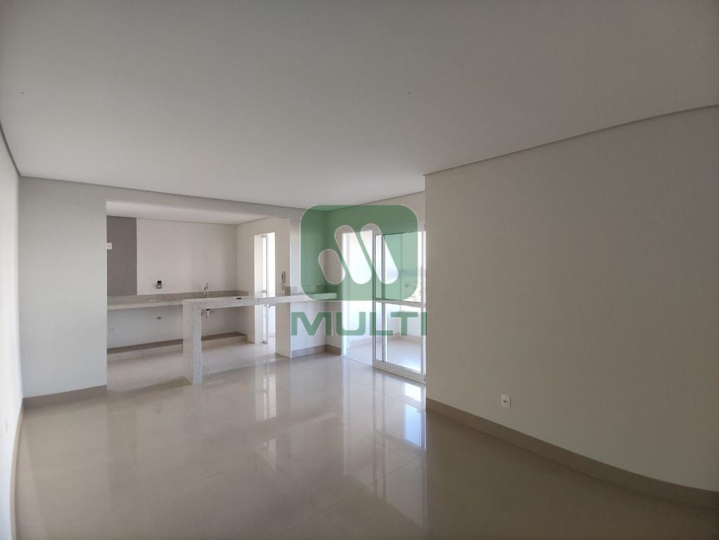 Apartamento à venda com 3 quartos, 119m² - Foto 2