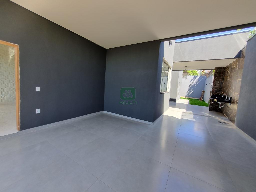 Casa à venda com 3 quartos, 150m² - Foto 2