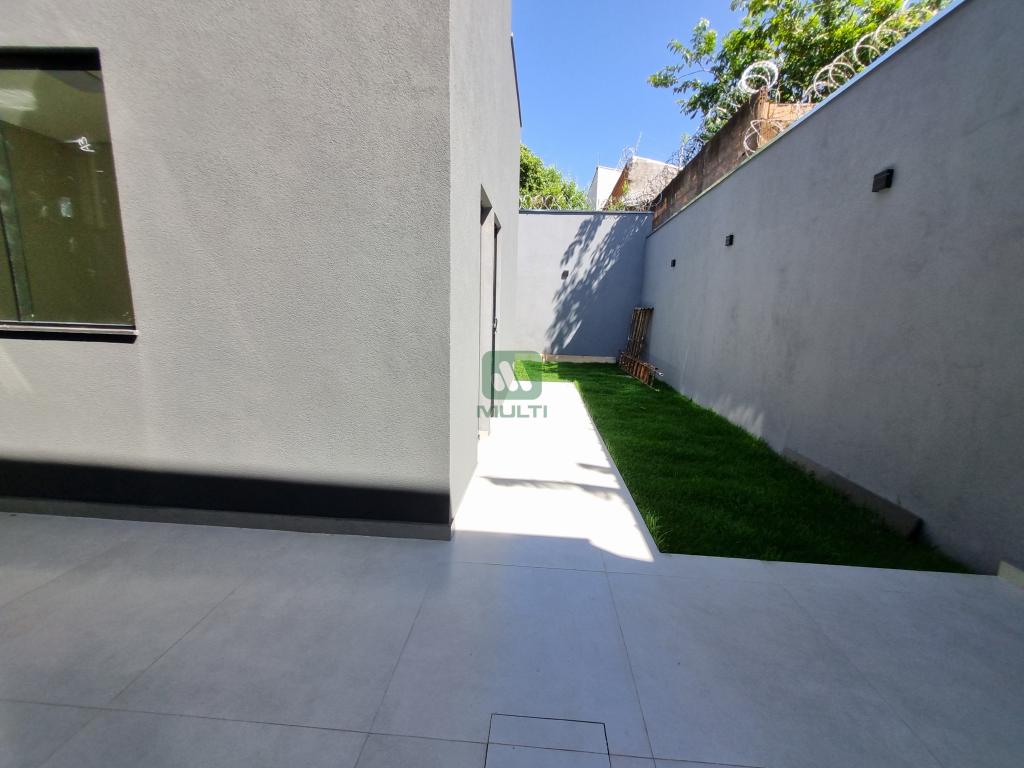 Casa à venda com 3 quartos, 150m² - Foto 14