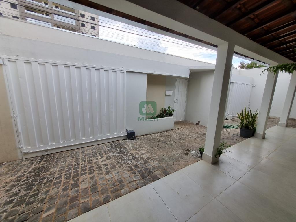 Casa à venda com 4 quartos, 227m² - Foto 5