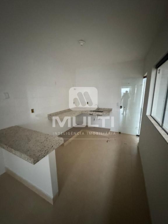 Casa à venda com 2 quartos, 53m² - Foto 5