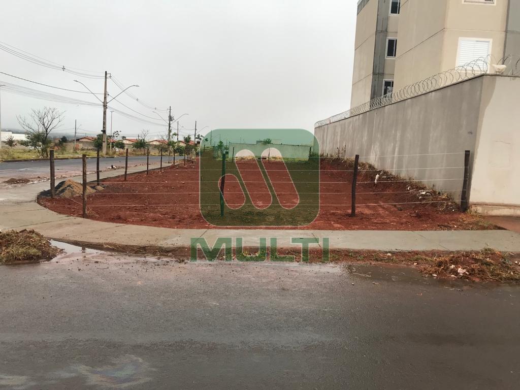 Terreno à venda com 1 quarto, 279m² - Foto 1