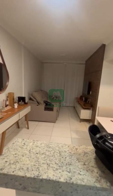 Apartamento à venda com 2 quartos, 65m² - Foto 1