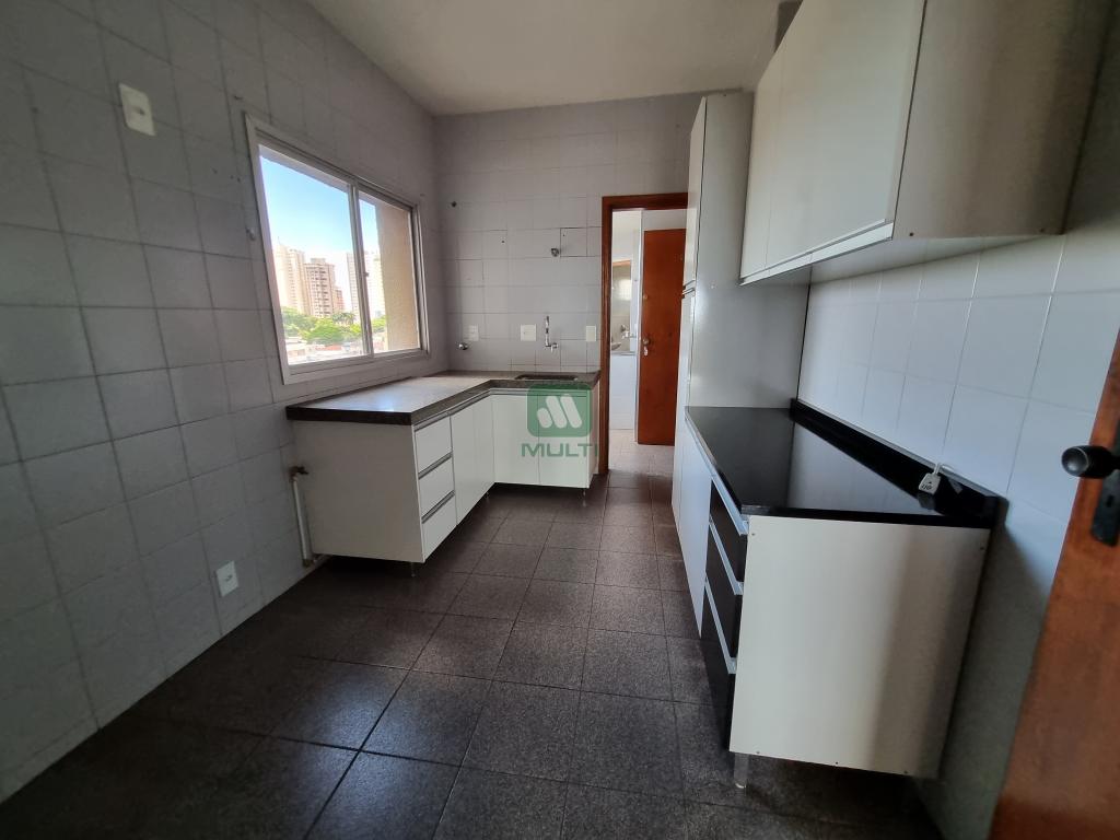 Apartamento à venda com 3 quartos, 130m² - Foto 13