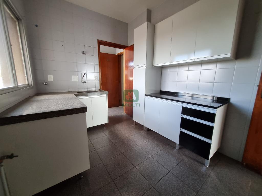 Apartamento à venda com 3 quartos, 130m² - Foto 14