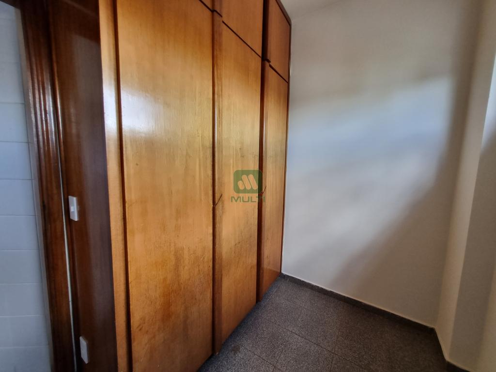 Apartamento à venda com 3 quartos, 130m² - Foto 16