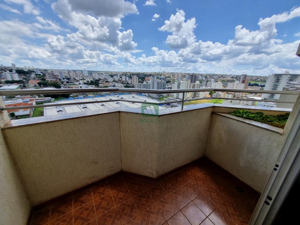 Apartamento à venda com 3 quartos, 130m² - Foto 18