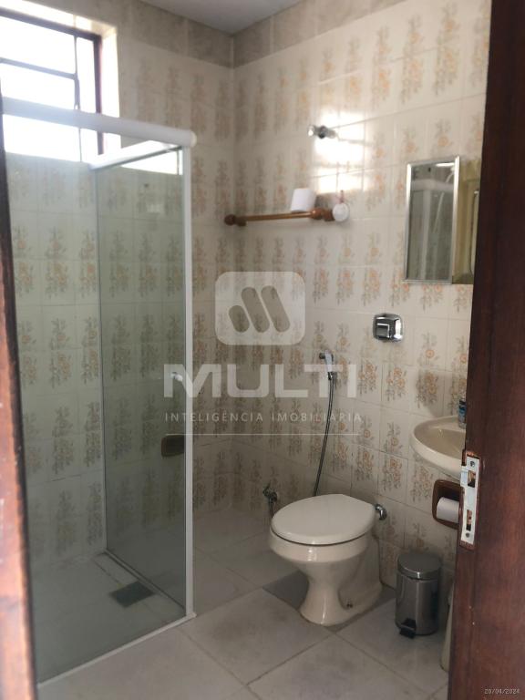 Casa à venda com 2 quartos, 200m² - Foto 5