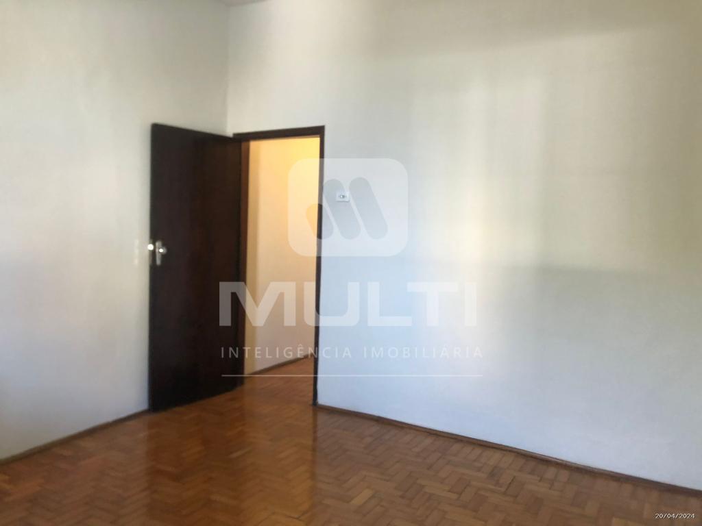 Casa à venda com 2 quartos, 200m² - Foto 7