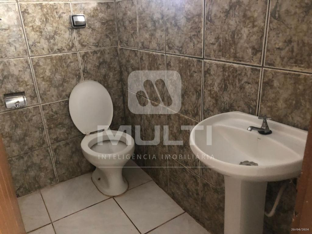 Casa à venda com 2 quartos, 200m² - Foto 16