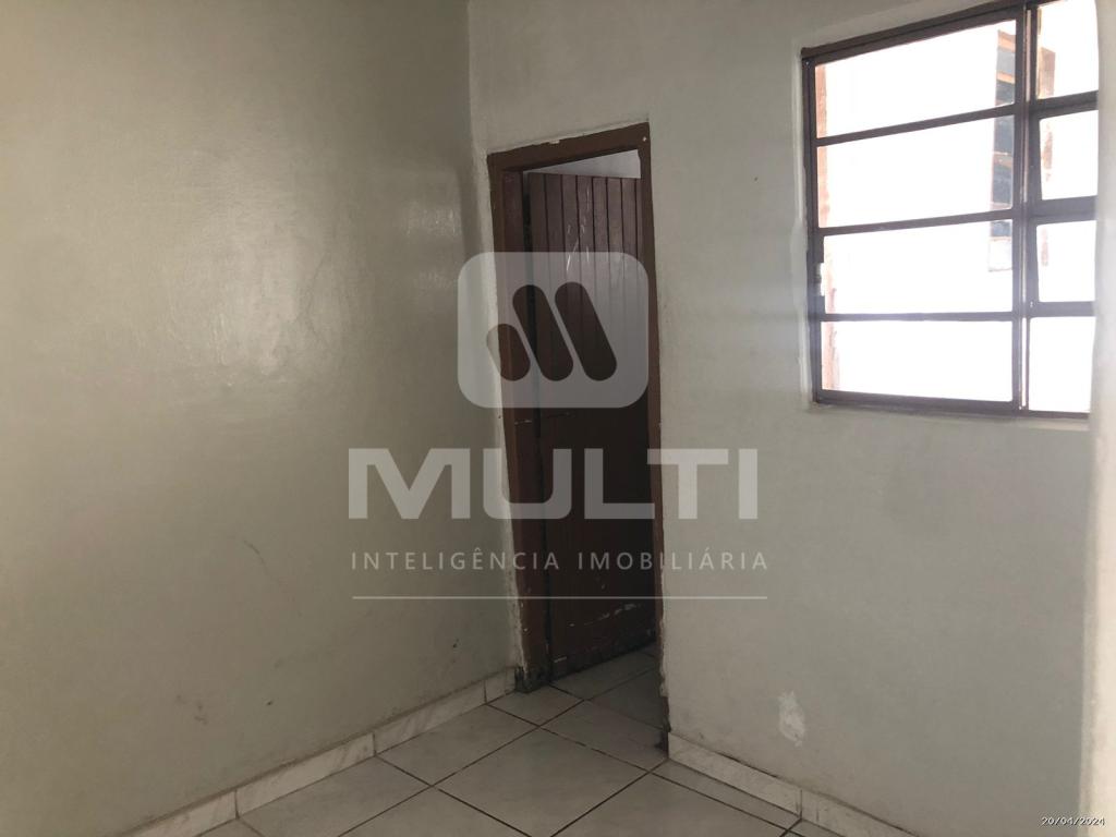 Casa à venda com 2 quartos, 200m² - Foto 17