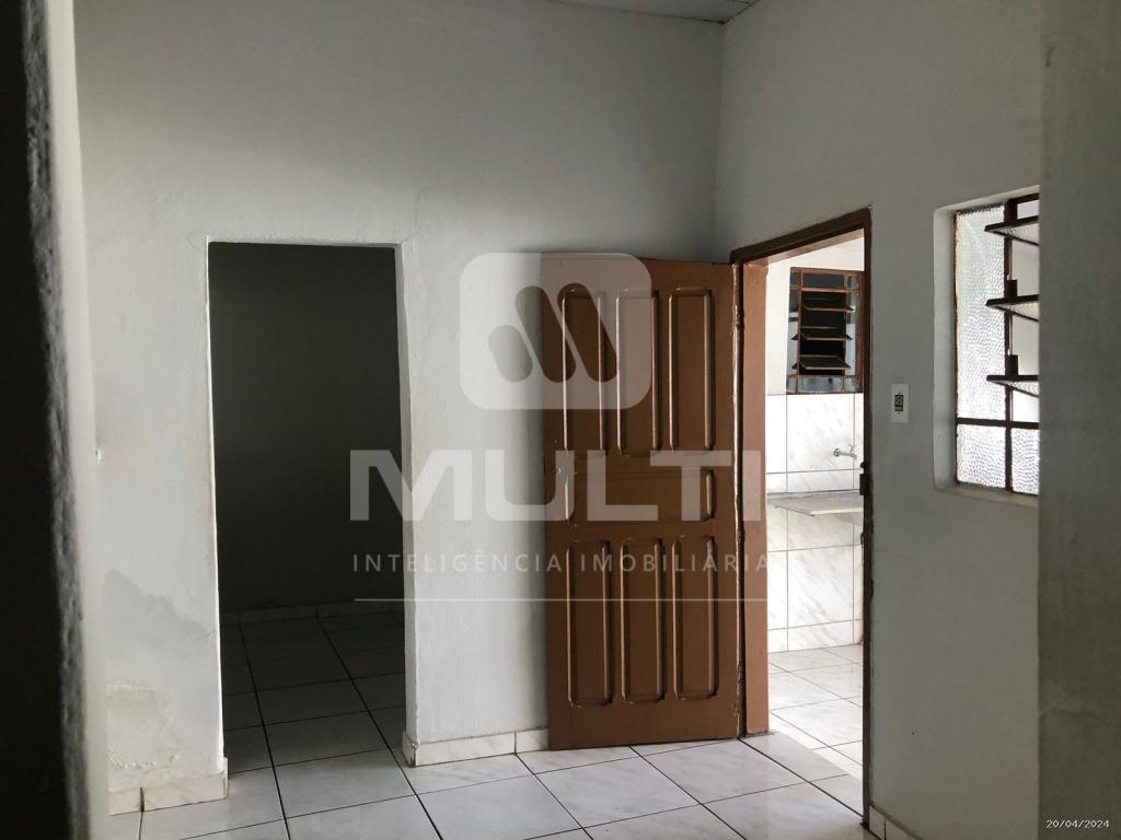 Casa à venda com 2 quartos, 200m² - Foto 18