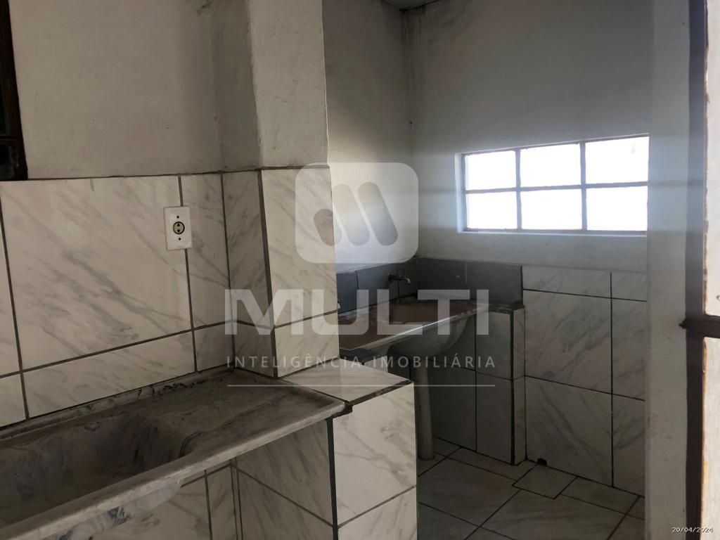 Casa à venda com 2 quartos, 200m² - Foto 21