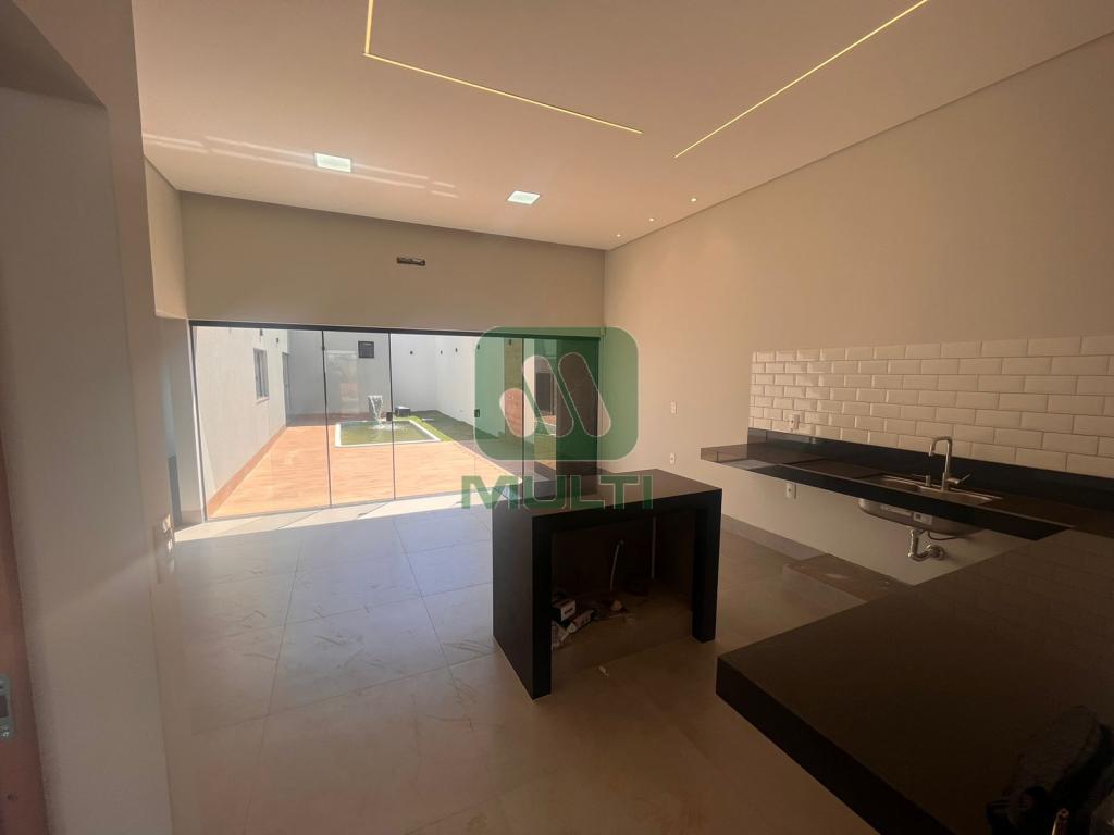 Casa à venda com 3 quartos, 149m² - Foto 4