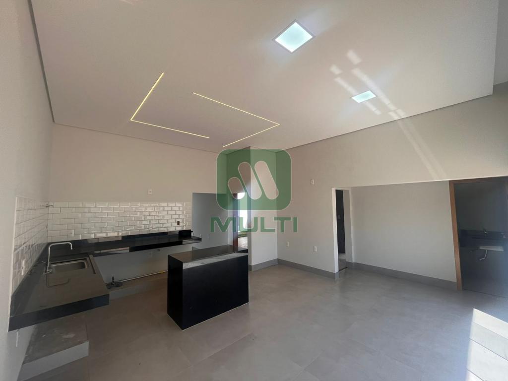 Casa à venda com 3 quartos, 149m² - Foto 8