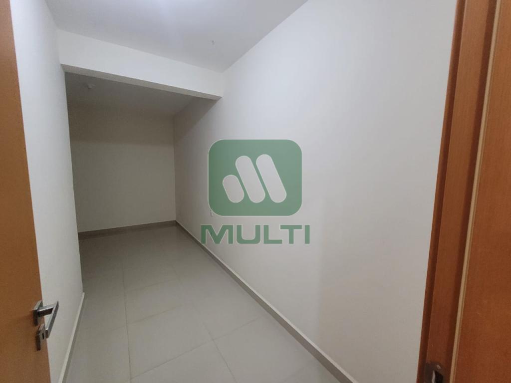 Apartamento à venda com 2 quartos, 77m² - Foto 11