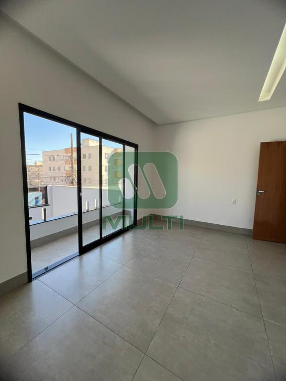 Casa à venda com 3 quartos, 147m² - Foto 7