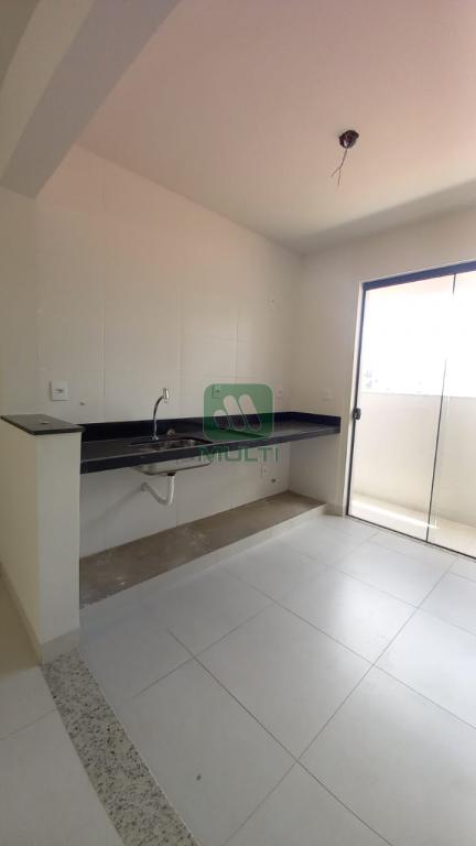 Apartamento à venda com 2 quartos, 63m² - Foto 2