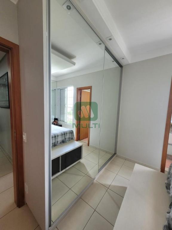 Apartamento à venda com 3 quartos, 90m² - Foto 3