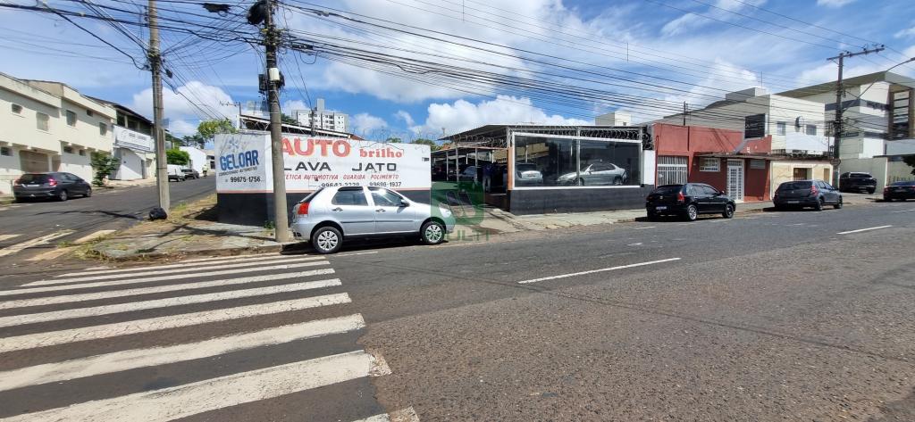 Terreno à venda com 1 quarto, 600m² - Foto 3