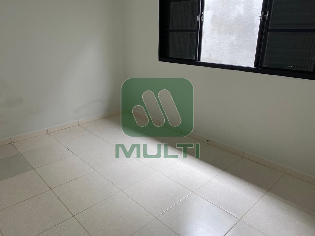 Casa à venda com 2 quartos, 90m² - Foto 1