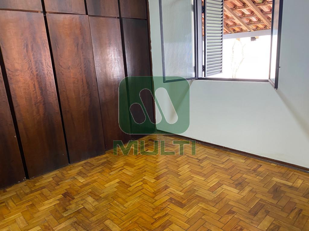 Casa à venda com 2 quartos, 90m² - Foto 5