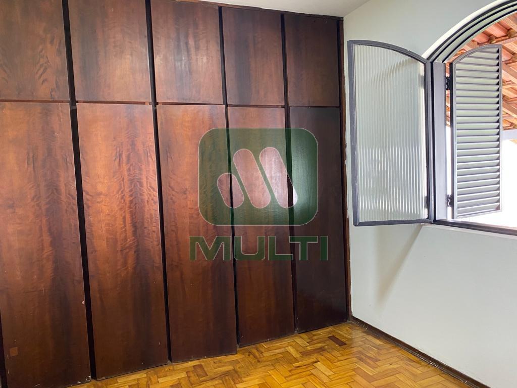 Casa à venda com 2 quartos, 90m² - Foto 6