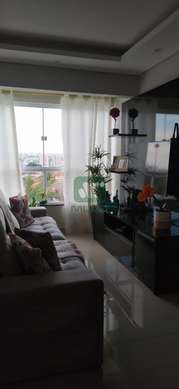 Apartamento à venda com 2 quartos, 62m² - Foto 1