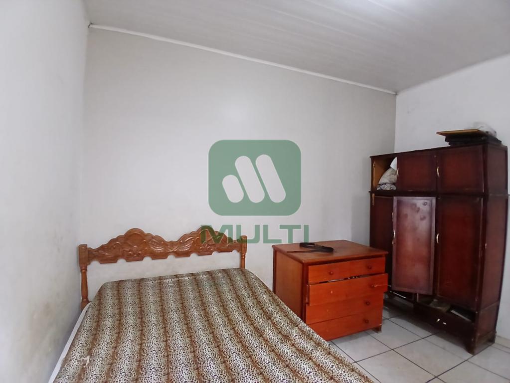 Casa à venda com 2 quartos, 180m² - Foto 19