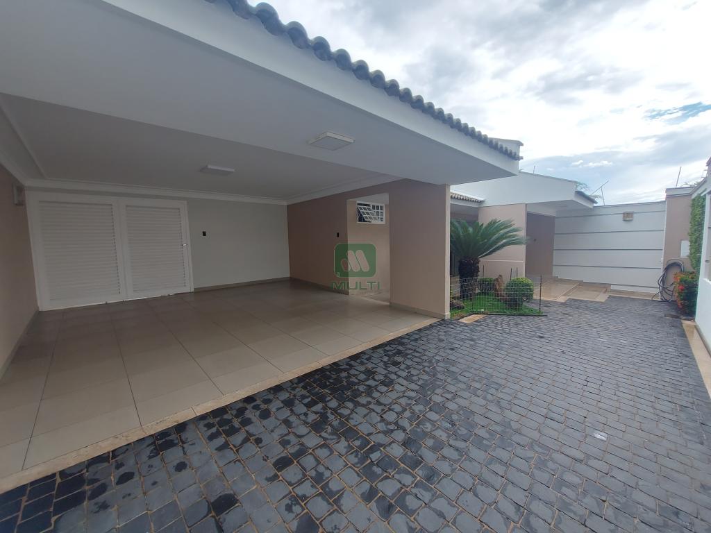 Casa à venda com 3 quartos, 455m² - Foto 4